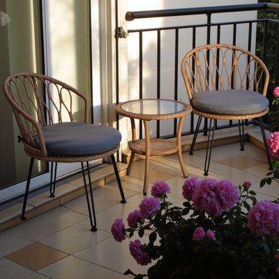 Ensemble de loisirs d'extérieur, 2 chaises simples en rotin avec une table ronde en verre, parfaitement adaptées pour les patios, les balcons et les cours