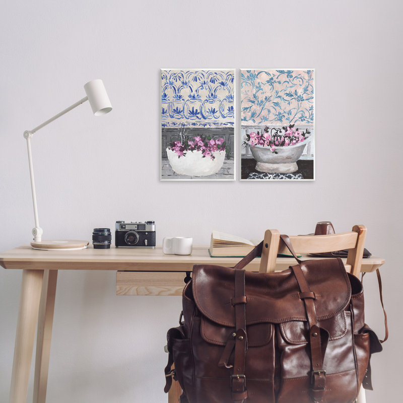 «Flowers In Bath Tub Pink Blue Interior» par Melissa Wang - ensemble de 2 reproductions d'impressions, H 15 po x l 10 po