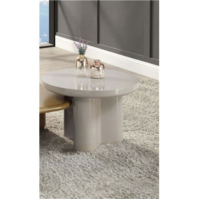 Table de bout Joane avec panneau de fibres à densité moyenne durable et design moderne, parfaite pour les salons et les chambres