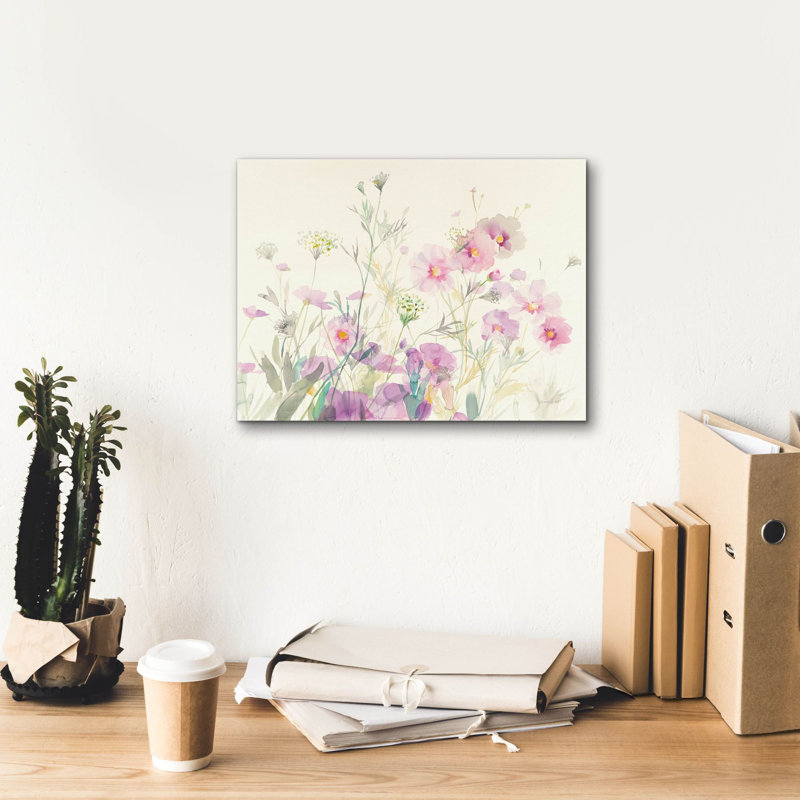 «Queen Annes Lace and Cosmos» par Danhui Nai, art mural sur toile, H 12 pi x l 16 pi