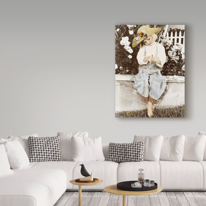 «Child Portrait» par Vilho, reproduction de photo sur toile tendue, H 19 po x l 14 po x P 2 po