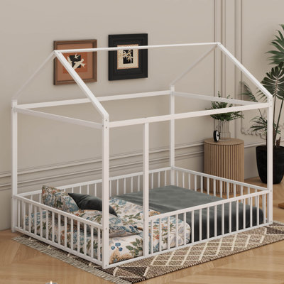 Structure de lit pleine grandeur en métal - clôture incluse, idéale pour les enfants