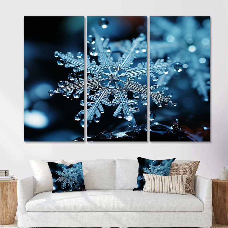 «Blue Snowflake Holiday III - Winter Landscape», art mural, H 28 po x l 36 po x P 1 po, Toile tendue