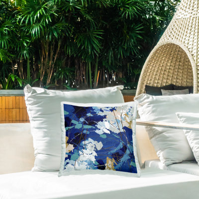 Coussin d'extérieur moderne à imprimé abstrait tourbillon bleu moderne par Sue Riger