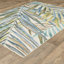 Tapis rectangulaire en polyester tissé à la machine à motif floral bleu / beige / vert Desdemona-741754939