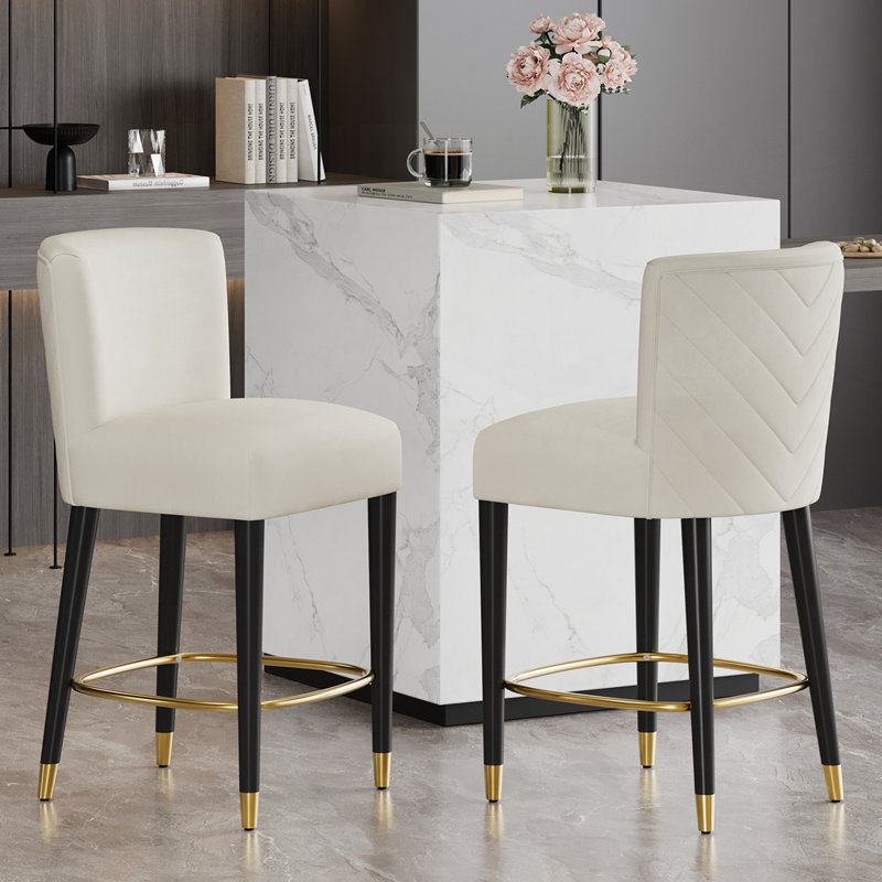 Tabouret de bar avec repose-pieds élégant et revêtement moelleux pour une expérience luxueuse, Beige