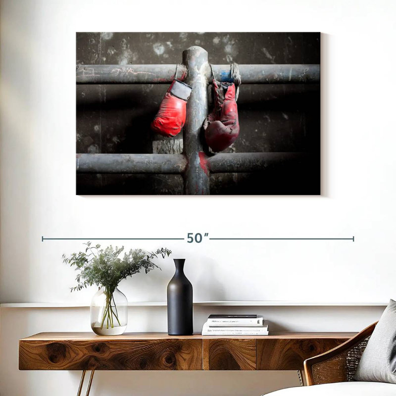 Retired boxing gloves Sireci, H 26 po x l 39 po