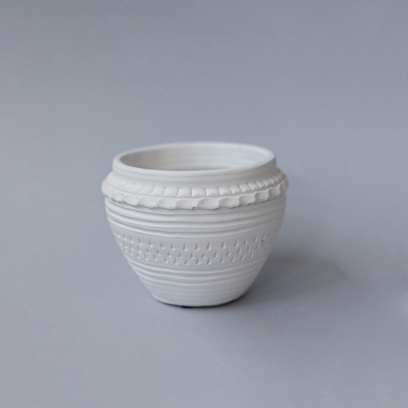 Blanc avec motif de lignes et de pois, H 4 po x l 5 po x P 5 po