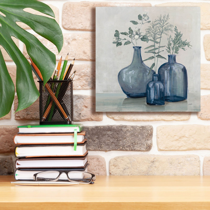 «Winter Still Life» par Julia Purinton, art mural sur toile, H 12 po x l 12 po x P 0,75 po