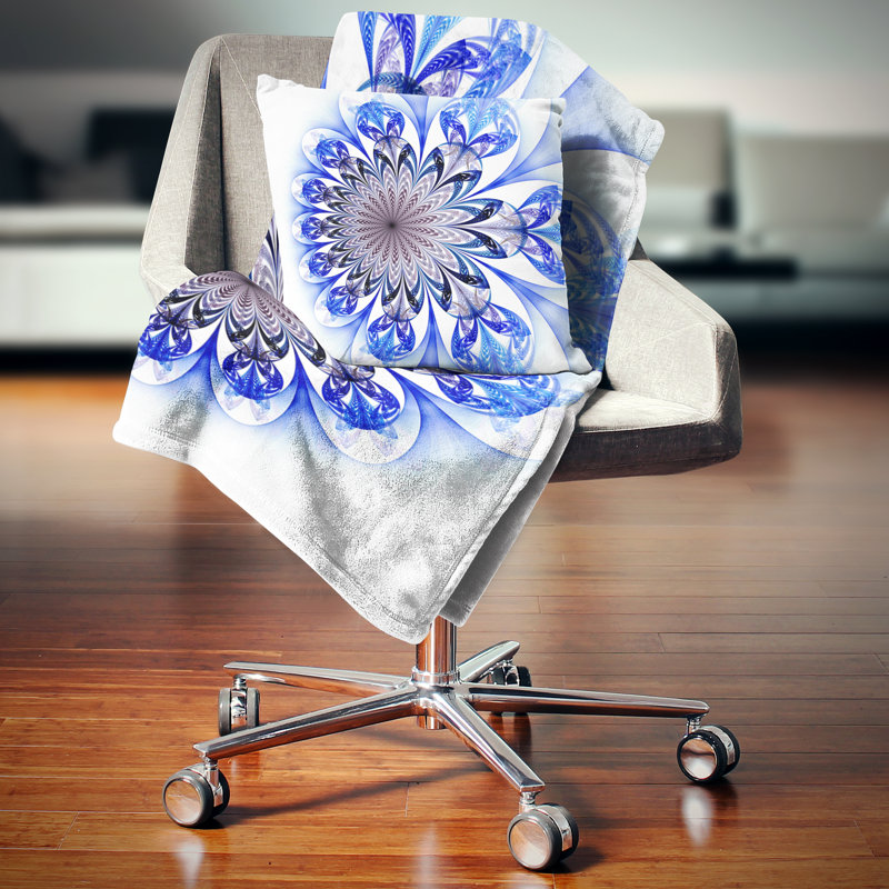 Light Blue Fractal Flower Digital Art - Floral Printed Pillow, 16 po x 1 po, Coussin décoratif