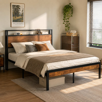 Queen-Size Metal Platform Bed With Solid Wood Headboard And Footboard, Equipped With USB Interface, Compatible With Various Mattresses And Springless Design.