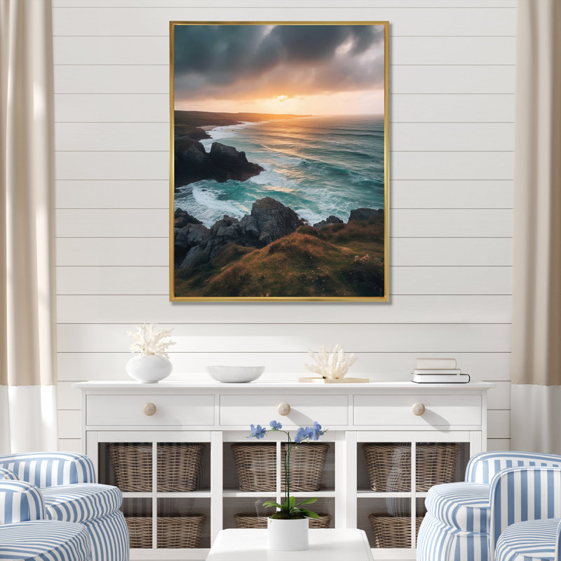 Impression sur toile Seaside Serenity II, Cadre flottant doré, H 40 po x l 30 po x P 1,5 po