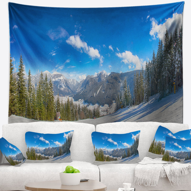 Tapisserie de jardin autrichien visible de la pente de ski, H 78 po x l 92 po