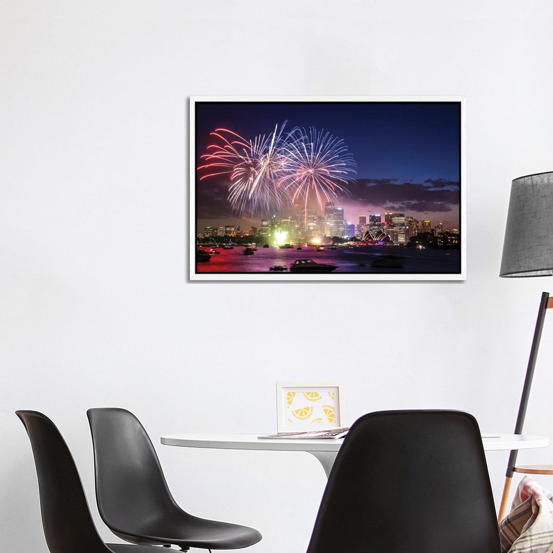 Sydney Fireworks I von Matteo Colombo - Galerie-verpackte Leinwand Giclée auf Leinwand