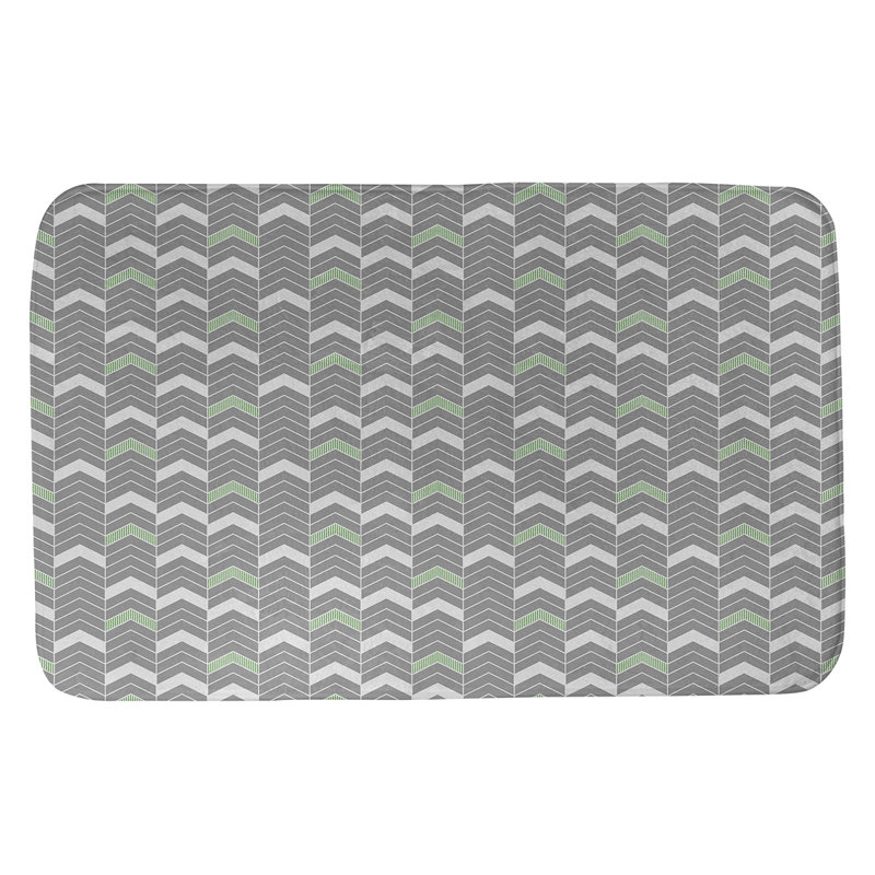 Tapis pour salle de bain lineed chevrons Stephenie, l 17 po x L 24 po, Vert