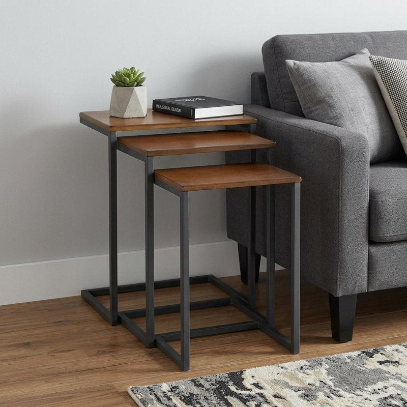  Ensemble contemporain de trois tables gigognes brunes et noires, Brown