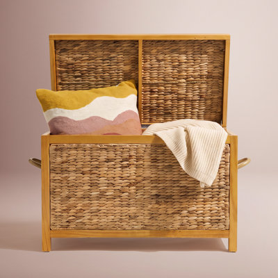 Coffre de ferme en osier Wilson, grand panier de rangement de 30 po, jacinthe d'eau tissée à la main, structure en bois d'acacia