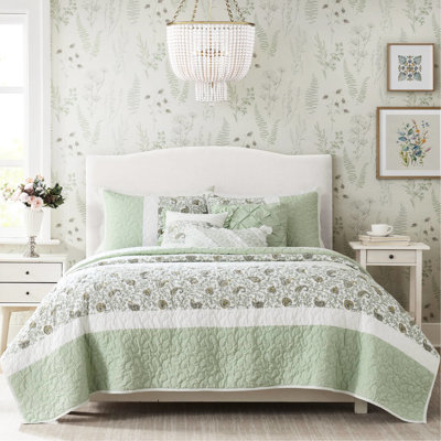 6 Cotton Quilt For King/ King With Sage Decorative Pillows Ruching