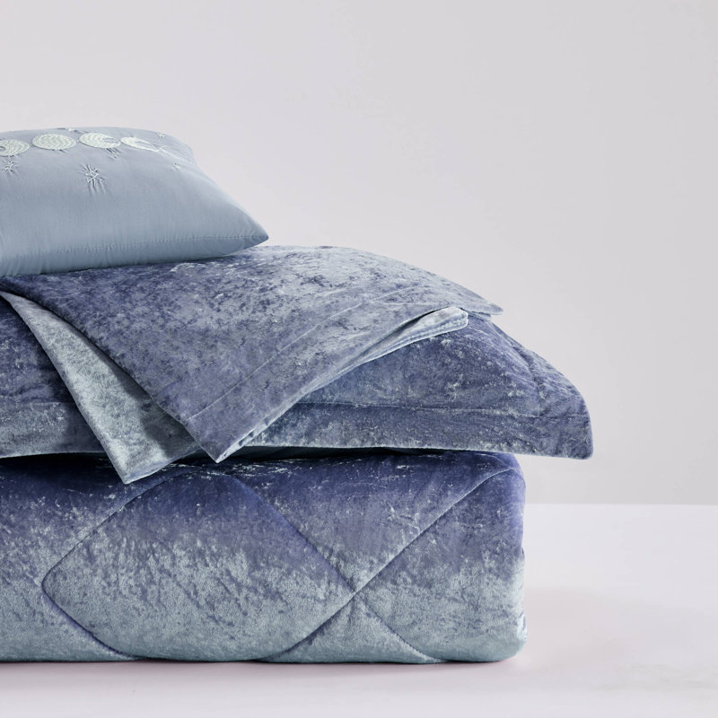 Twin/Twin XL Blue Crushed Velvet Quilted Duvet Set