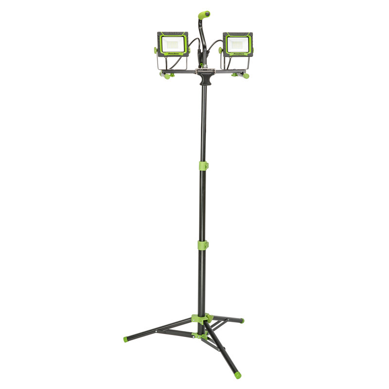Lampe de travail à DEL 10 000 lumens PowerSmith avec trépied réglable en métal à verrouillage de 60 po et cordon d'alimentation mis à la terre de 9 pi
