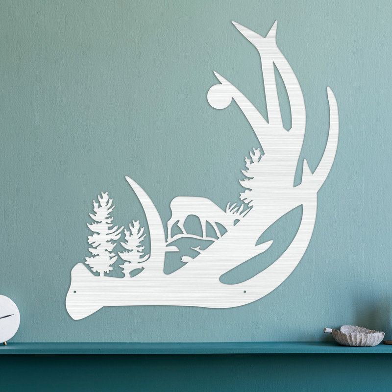 Art mural abstrait avec orignal et bois de cerf - ACM, H 46 po x l 41,8 po x P 0,25 po, Blanc