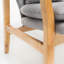 Fauteuil capitonné à quatre pieds, idéal pour de multiples usages, design simple et classique pour divers styles de décoration