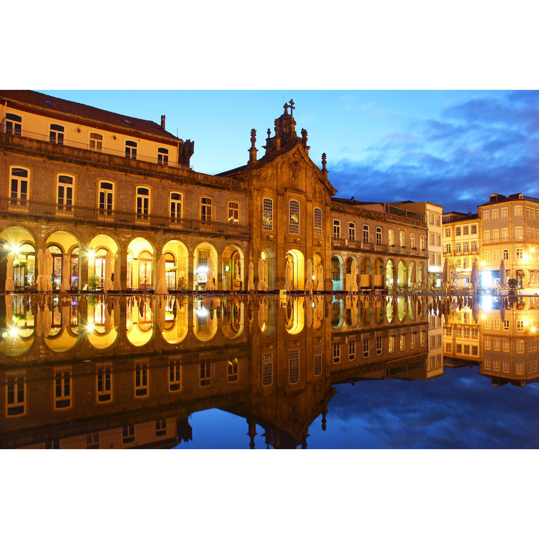 Republic Square - Kunstdrucke auf Segeltuch gewickelt