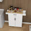 Chariot à roulettes pour îlot de cuisine avec 1 tiroir et 2 portes avec supports de rangement, tablettes réglables, porte-serviettes et plateau en bois d'hévéa, blanc