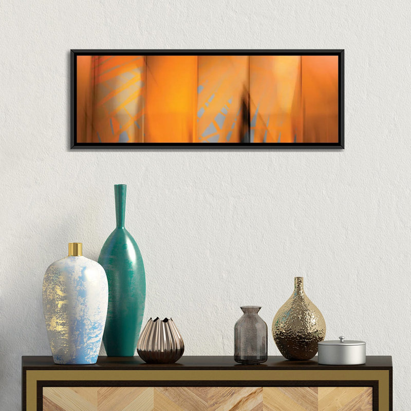« mandarine on grey » par pi studio, reproduction d’impression sur toile tendue, H 16 po x l 48 po x P 1,5 po