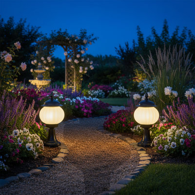 Savoy 1-Light Ribbed Outdoor Pedestal Light