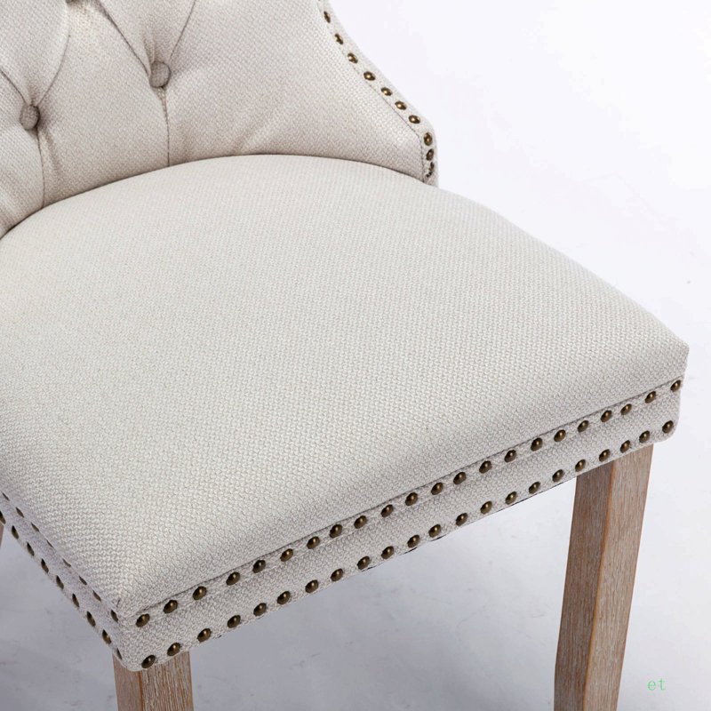 Collection, ensemble de 2 chaises de salle à manger capitonnées en bois massif de style contemporain avec garniture cloutée et pieds en bois, gris, SW6801BG