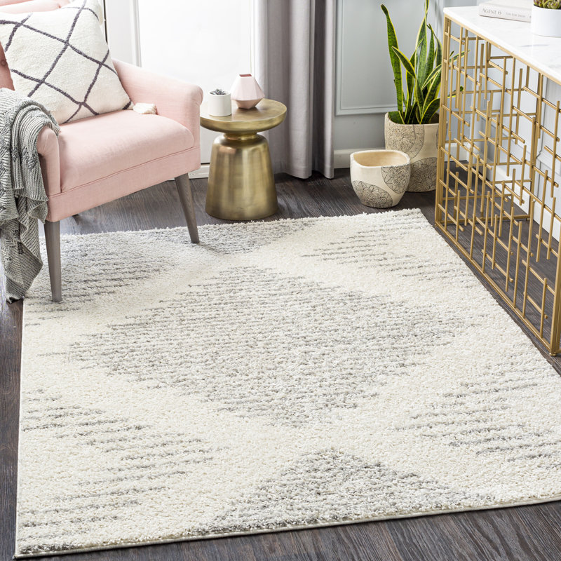 Finnigan Southwestern Indoor Rug, Rectangle 5'2" x 7'