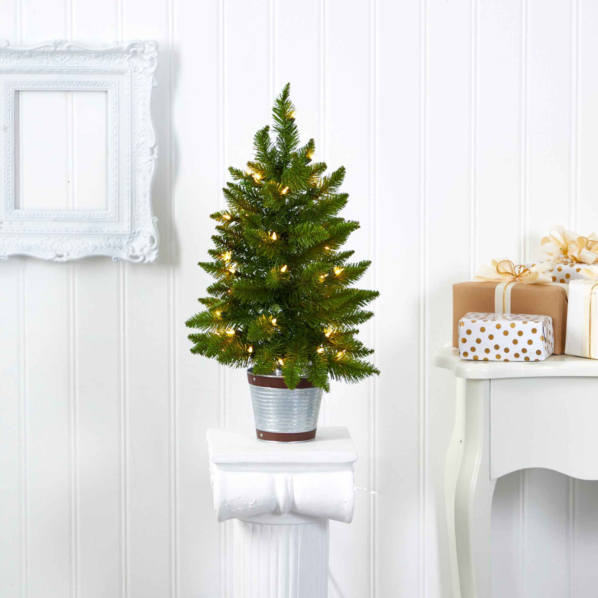 Green Pine Artificial Christmas Tree with 185 White Lights