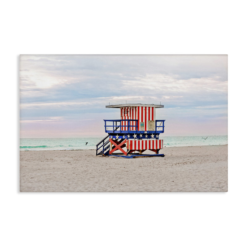 Toile Patriotic Lifeguard Hut, design par Seven Trees Design, H 24 po x l 36 po