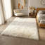 Élégant tapis grec Flokati. poils de laine. Tapis en laine naturelle.-362695799