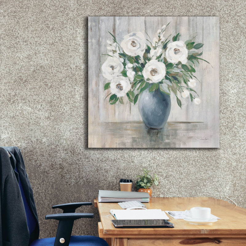 «Gray Barn Floral Light» par Silvia Vassileva, art mural sur toile