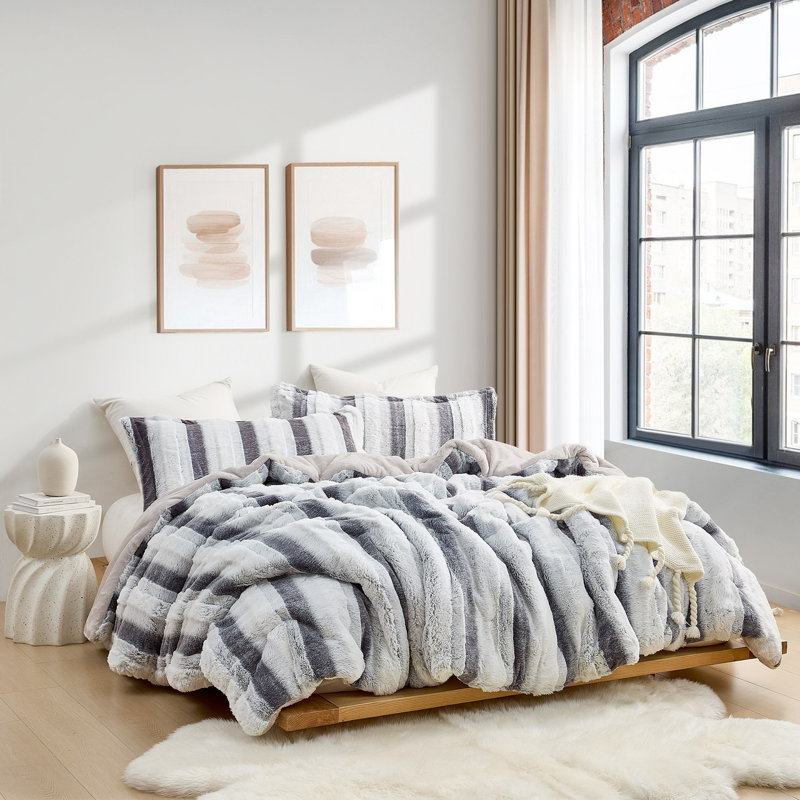 Layers on Layers Chunky Bunny - Coma Inducer Oversized Comforter Set, Blanc / Gris, Queen Comforter + 2 Standard Shams