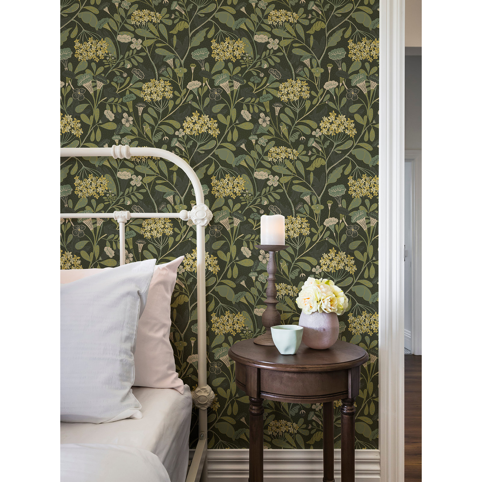 Latika Modern Floral Wallpaper, Dark Green