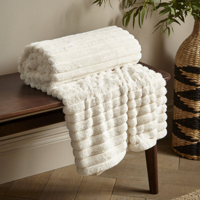 Cosy Ribbed Faux Fur Blanket Throw