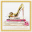 Chaussures mode et glamour dorées et livres de mode - impression-27698080-27698074