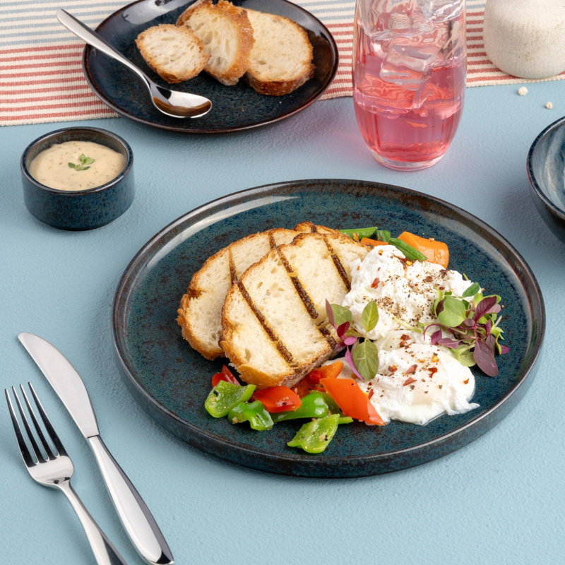Assiette empilable à bord court en porcelaine de qualité supérieure EQUINOX, 8,27 po x 8,27 po x 0,75 po, Noir