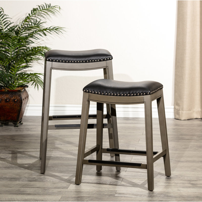 Tabouret de 24 po à hauteur de comptoir en cuir gris et noir - Structure, coussin de siège rembourré, convient à la cuisine ou à la salle à manger avec siège patiné, look élégant pour tout espace de bar
