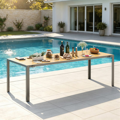 Table de salle à manger d'extérieur