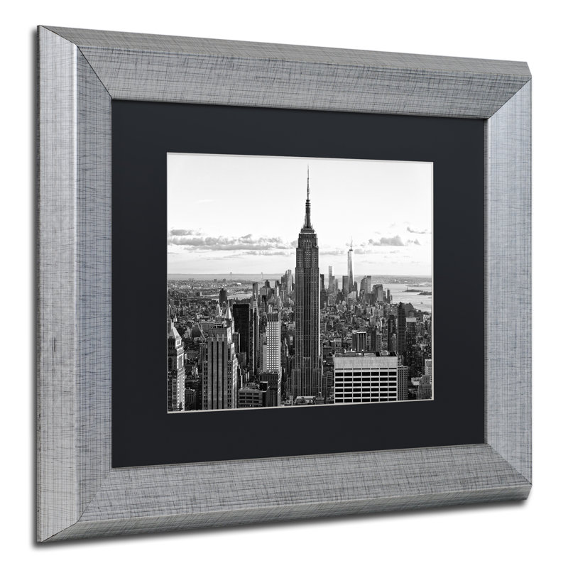 « new york cityscape », reproduction de photo encadrée, H 11 po x l 14 po x P 0,5 po, Cadre argenté, Noir