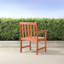 Fauteuil de patio en bois brun rougeâtre Aina, durable et confortable pour la détente en plein air