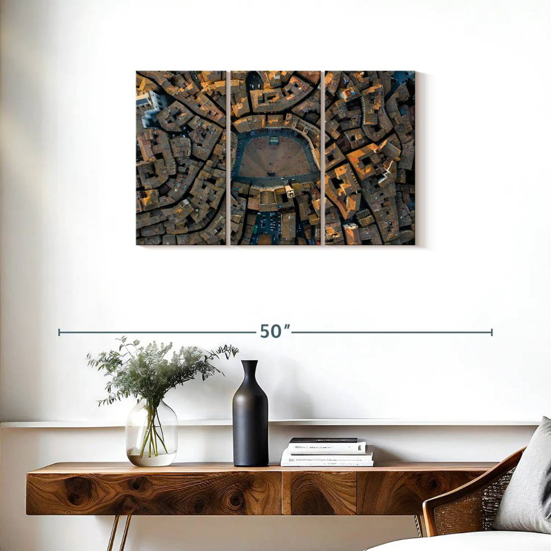 Nicci Piazza Del Campo, 20" H x 33" W