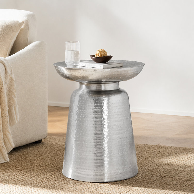 Table d'appoint chic et contemporaine avec options de rangement polyvalentes pour n'importe quelle pièce