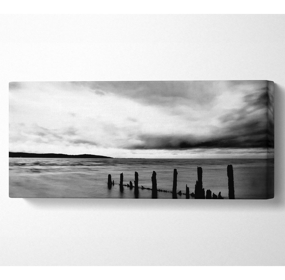 Sturmwolken über dem Meer B N W Panorama-Leinwand