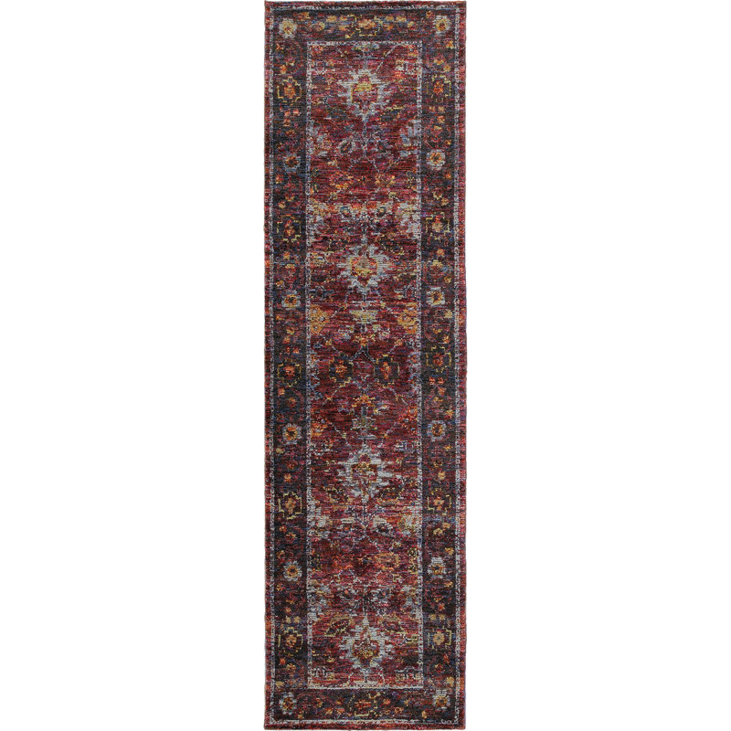 Tapis rouge / mauve d'inspiration perse Tuma, Rectangle 1 pi 10 po x 3 pi 2 po