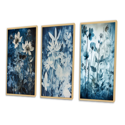«Fleurs botaniques rétro en bleu délavé rétro I», 3 pièces sur toile